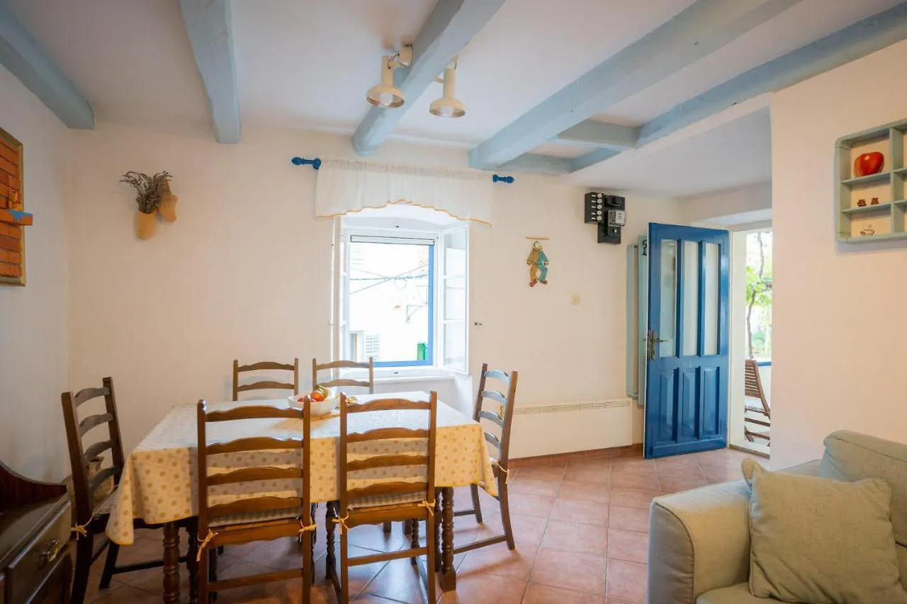 The Old Town House Villa Dobrinj 0*,  Kroatië
